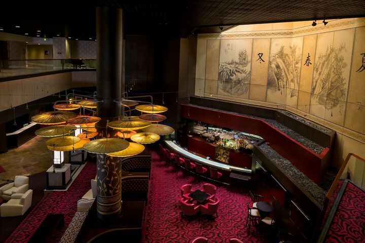 Lounge 107 of 115