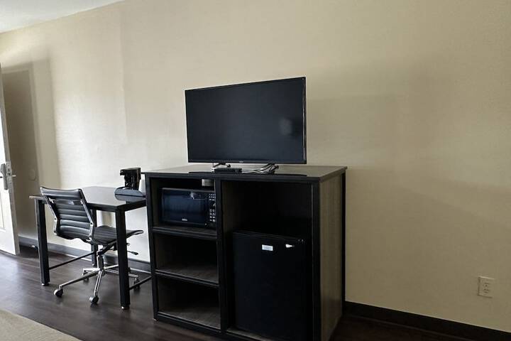 Express Inn & Suites
