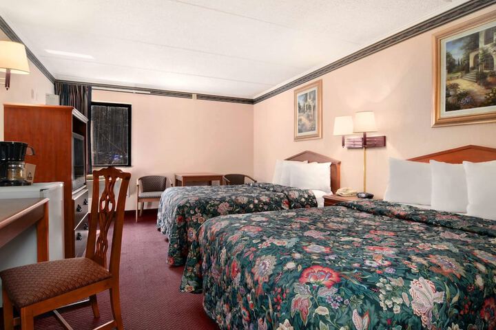 Room 6 of 19
