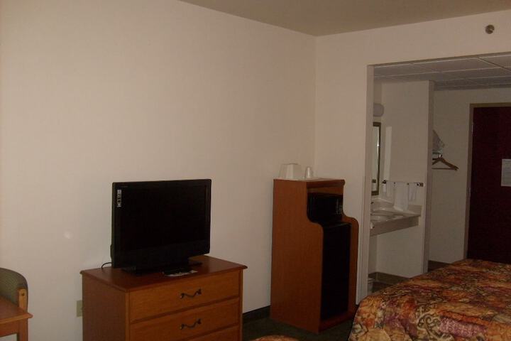 Heritage Inn & Suites