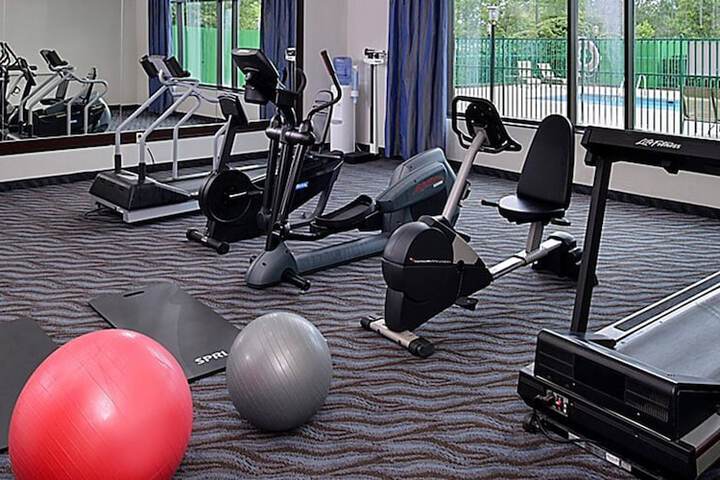 Elimwood Hotel a Ramada by Wyndham