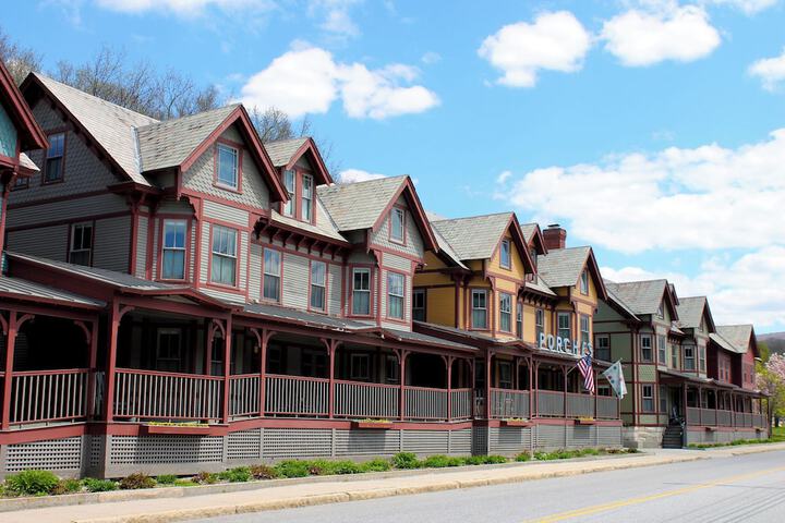 The Porches Inn at Mass MoCA