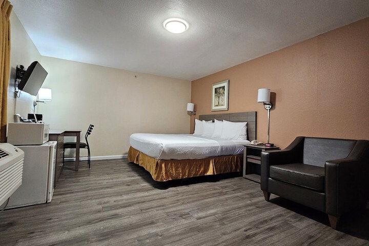 Room 37 of 40