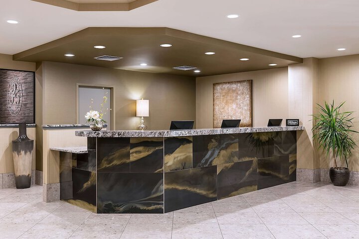 DoubleTree by Hilton Madison Downtown
