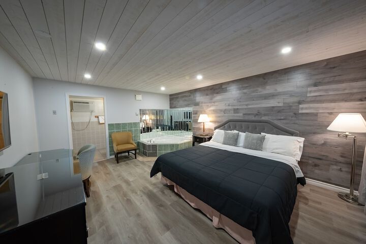 Room 26 of 43