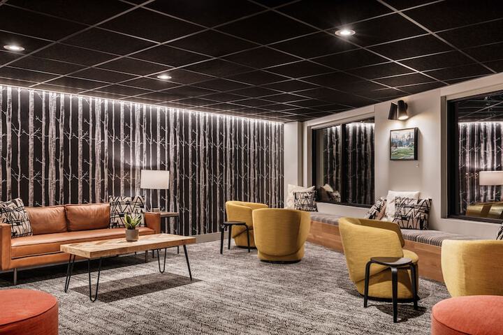 The Block Hotel & Commons
