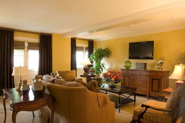 Room 16 of 38