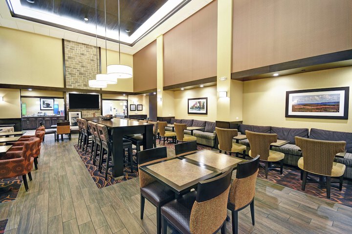 Hampton Inn & Suites Milwaukee / Franklin