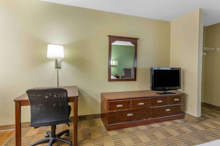 Room 30 of 43