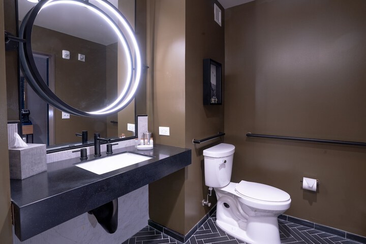 Hotel Indigo Columbus at Riverfront Place by IHG