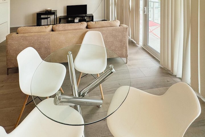 RivetStays - The Fly Luxury Suites