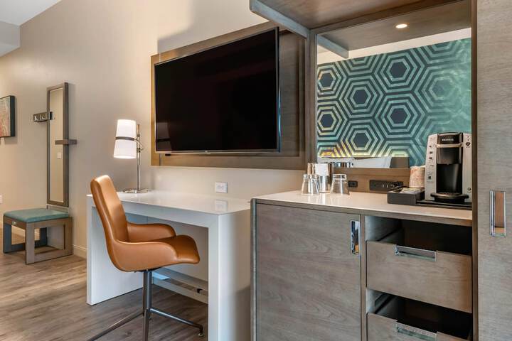 Cambria Hotel St. Petersburg-Madeira Beach Marina