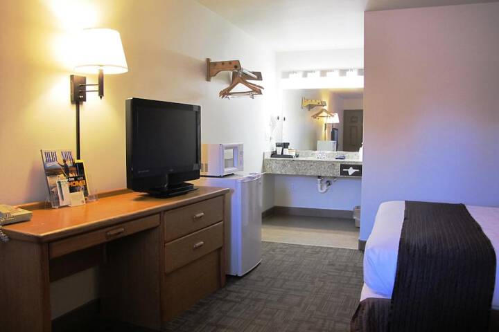Room 12 of 27