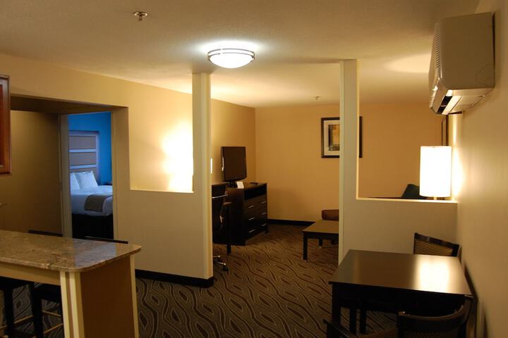 Room 14 of 32