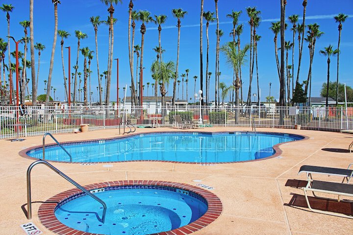 Pool 4 of 32