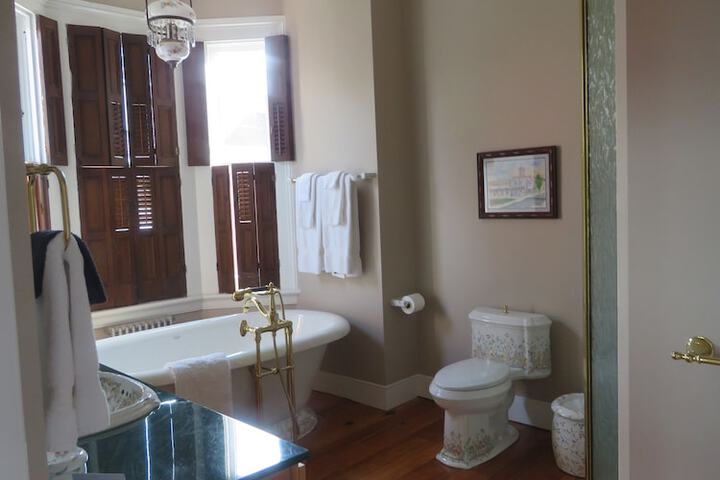 Room 40 of 64