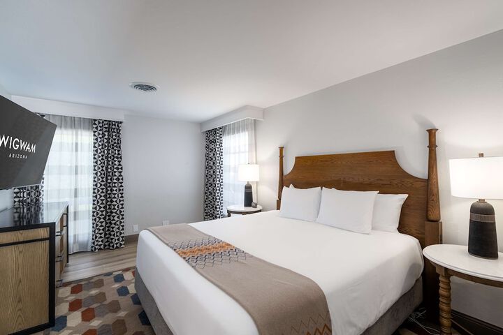 Room 40 of 142