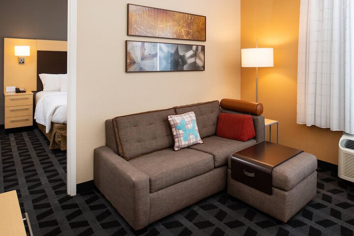 Room 14 of 25