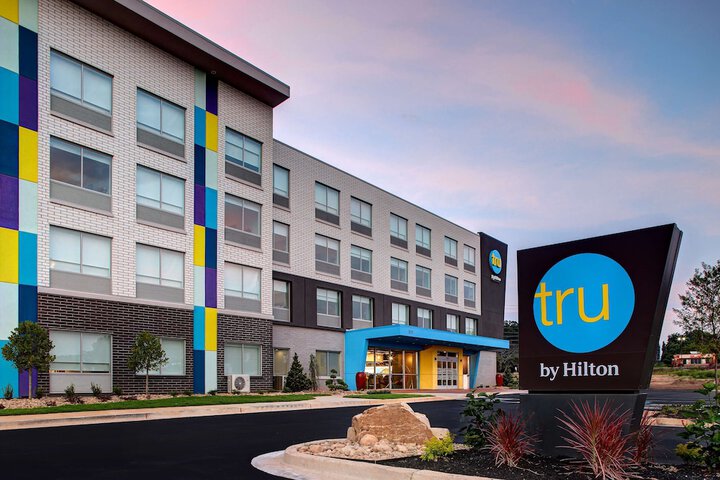 Hotel 2 of 52