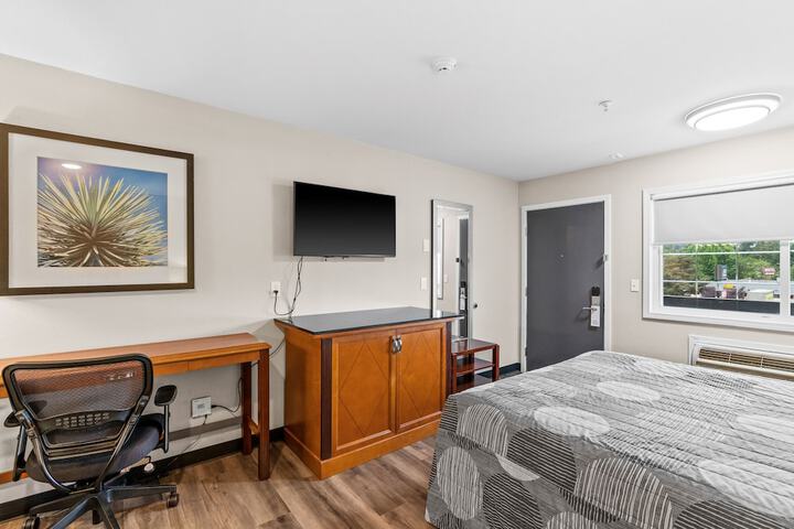 Basecamp Puyallup a Travelodge by Wyndham