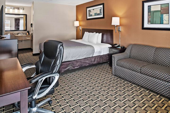 Room 14 of 25