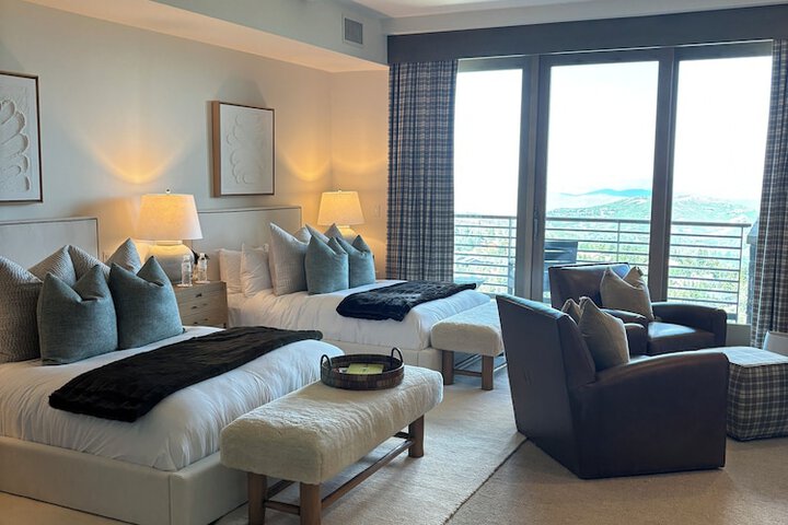 Room 118 of 306
