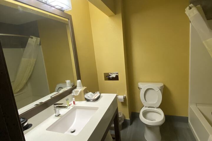 Room 17 of 34