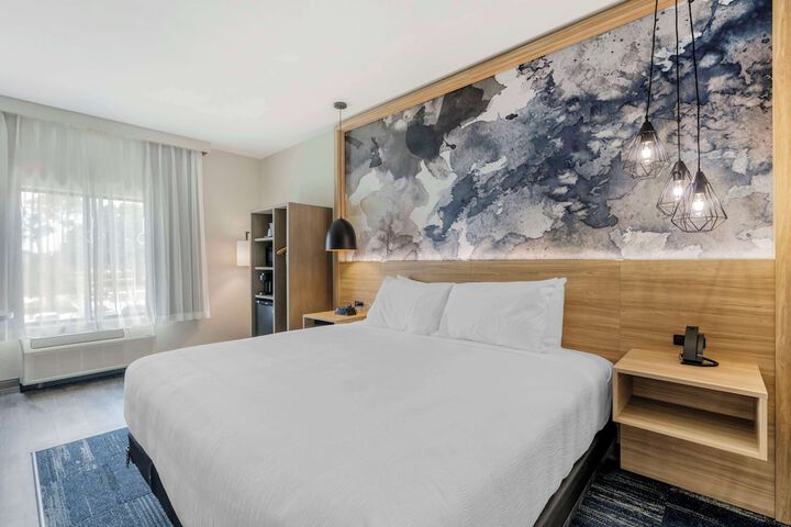 Room 25 of 46