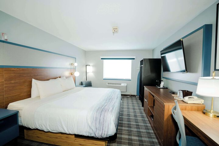 Room 27 of 43