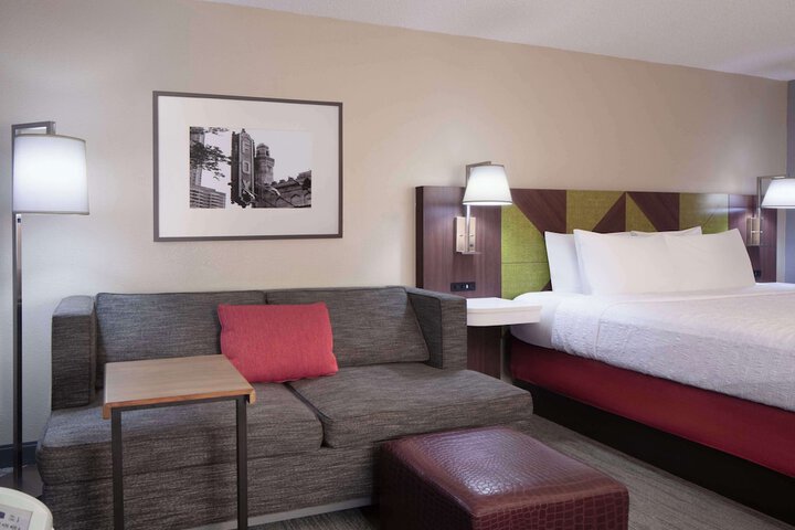 Room 13 of 24