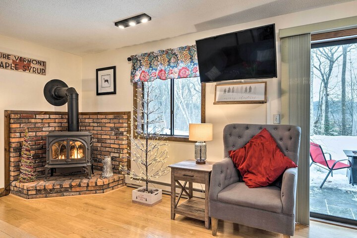 Hartford Escape w / Fire Pit 3 Mi to Ski & Golf!