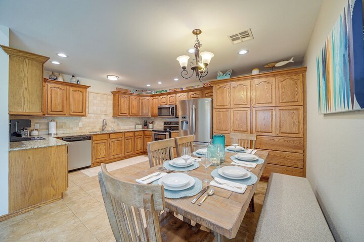 Eufaula Oasis w / Screened Porch: Unwind in Style!