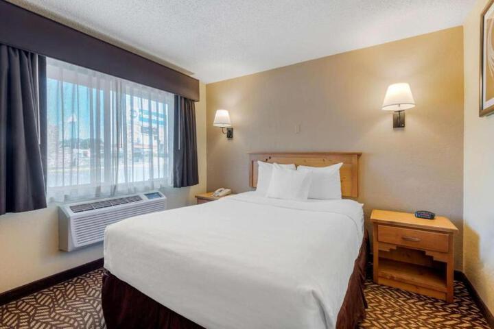 Turquoise Inn and Suites Cortez near Mesa Verde