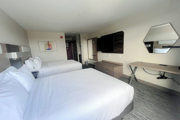 Room 38 of 65