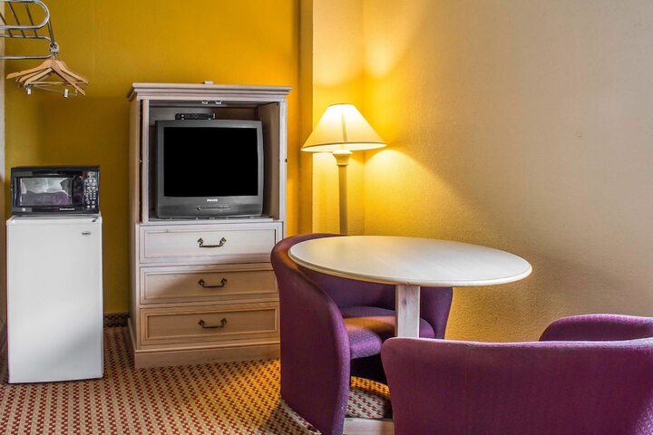 Room 17 of 32