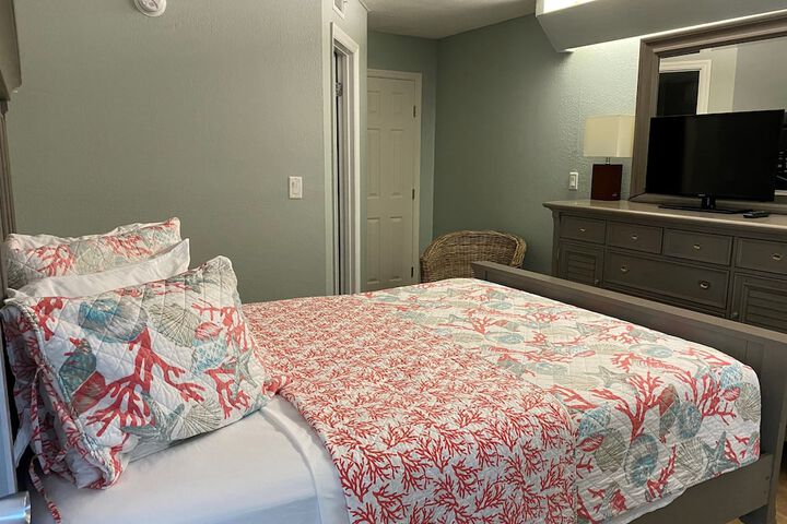 Room 15 of 32