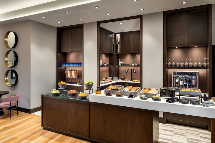 Sheraton Gateway Hotel in Toronto International Airport