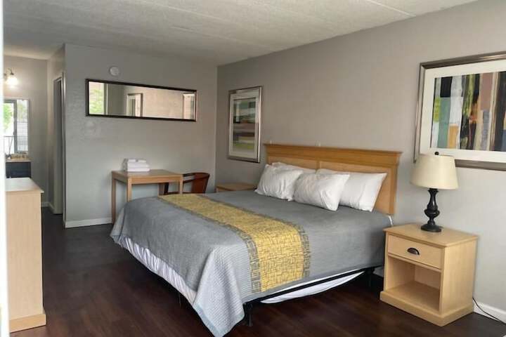 Room 22 of 42