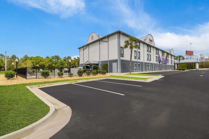Spark by Hilton Tifton