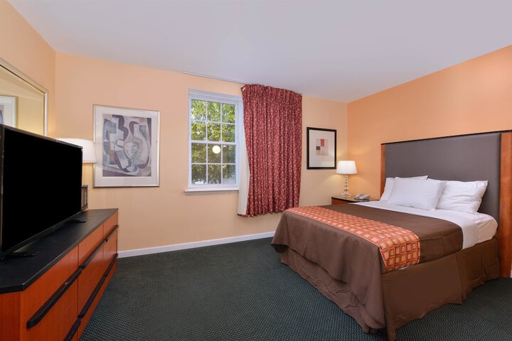Media Inn and Suites