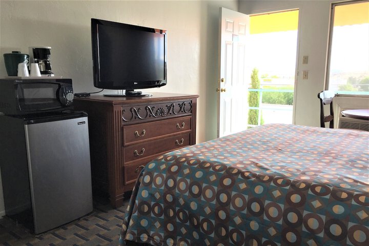 Room 12 of 19