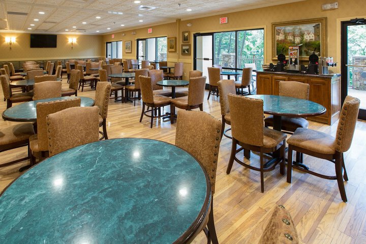 Music Road Resort Hotel and Inn
