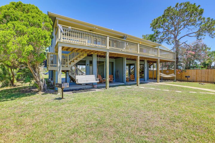 Waterfront Cedar Key Duplex Home: Grill & Dock!