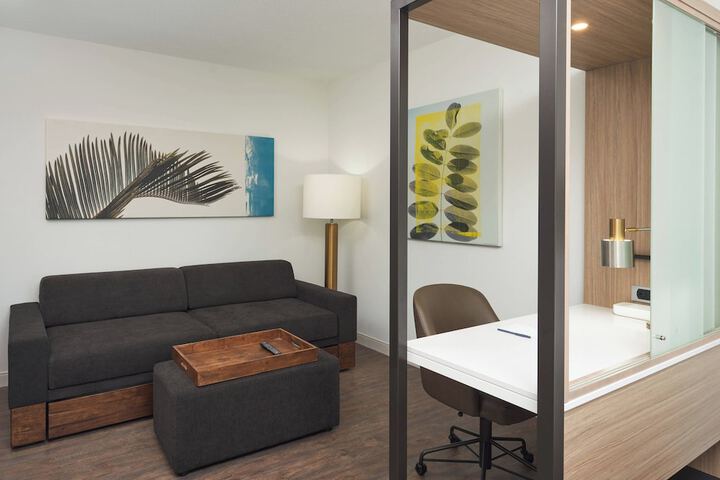 Room 9 of 25