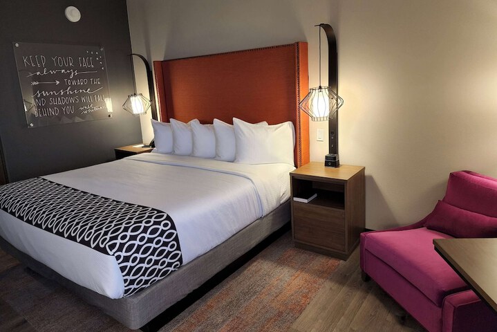 Room 19 of 37