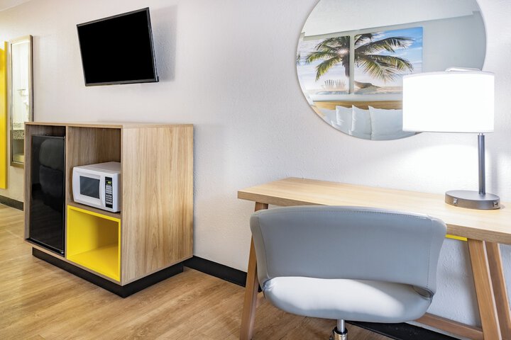 Room 20 of 28