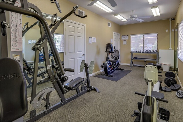 Mesquite Condo w / Community Pool & Hot Tub!