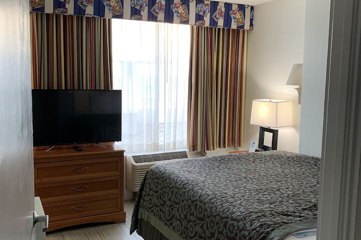 Room 21 of 32