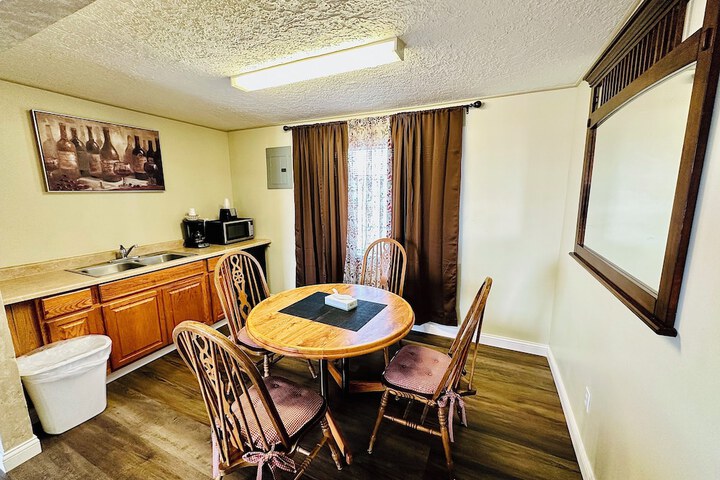 Room 18 of 40