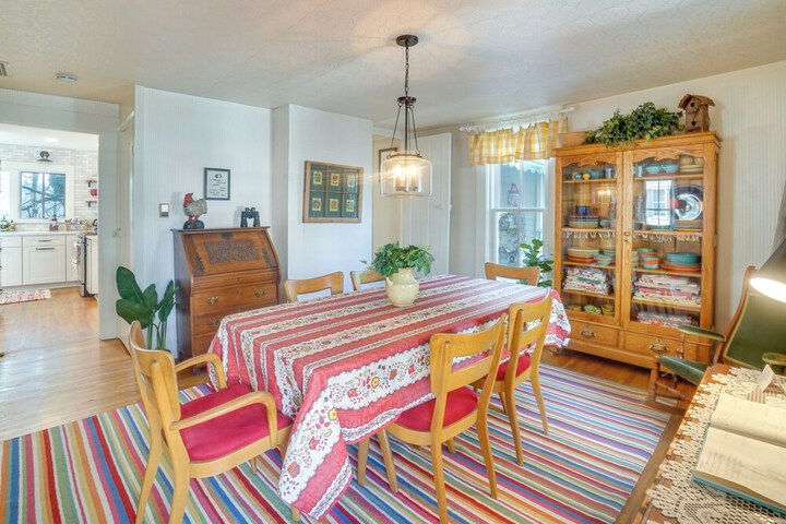 the Porch House Located in Historic Village